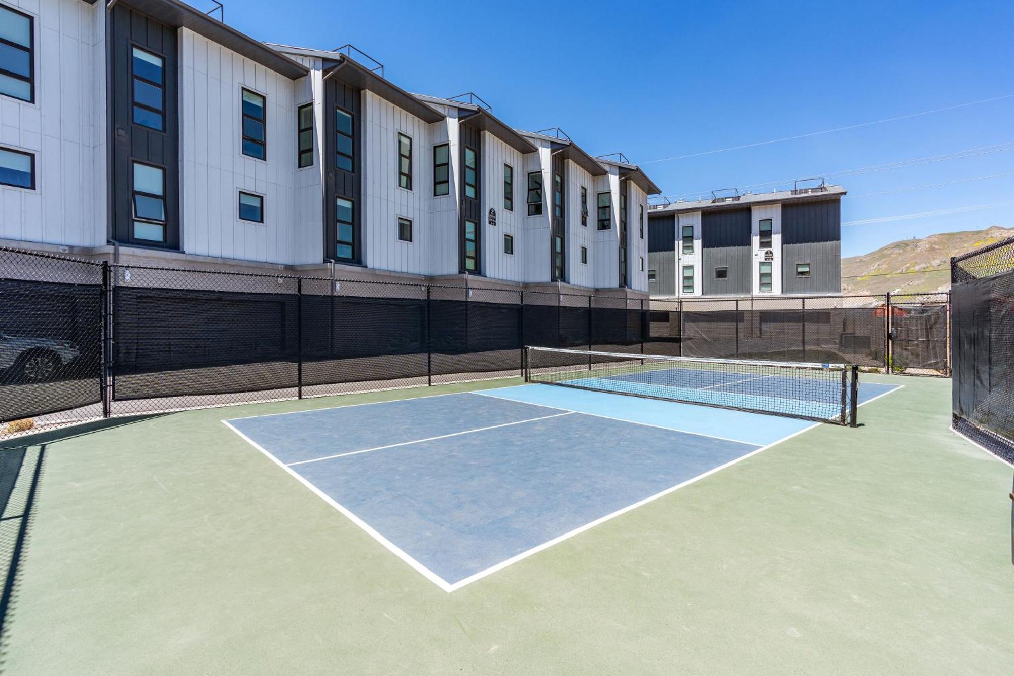 Outstanding Amenities-New Complex- Downtown Luxury Apartment Salt Lake City Exterior photo